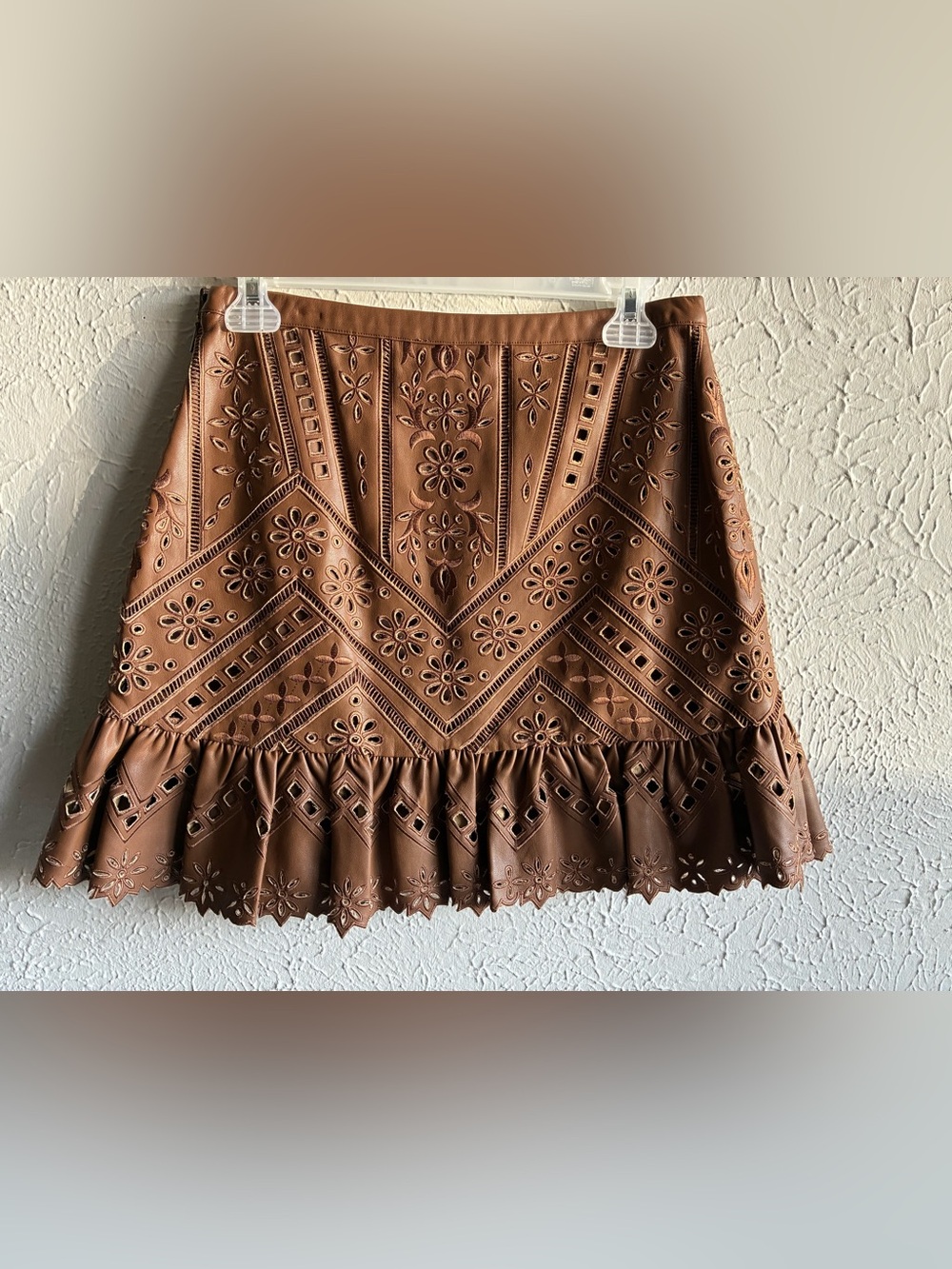 Christy Lynn Ashley Skirt S
Camel Vegan Leather Laser Cut
Floral Ruffle. - Picture 15 of 15